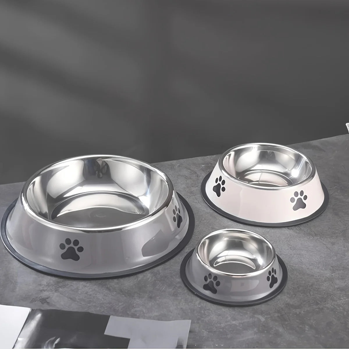 El cuenco de acero inoxidable Fur para mascotas