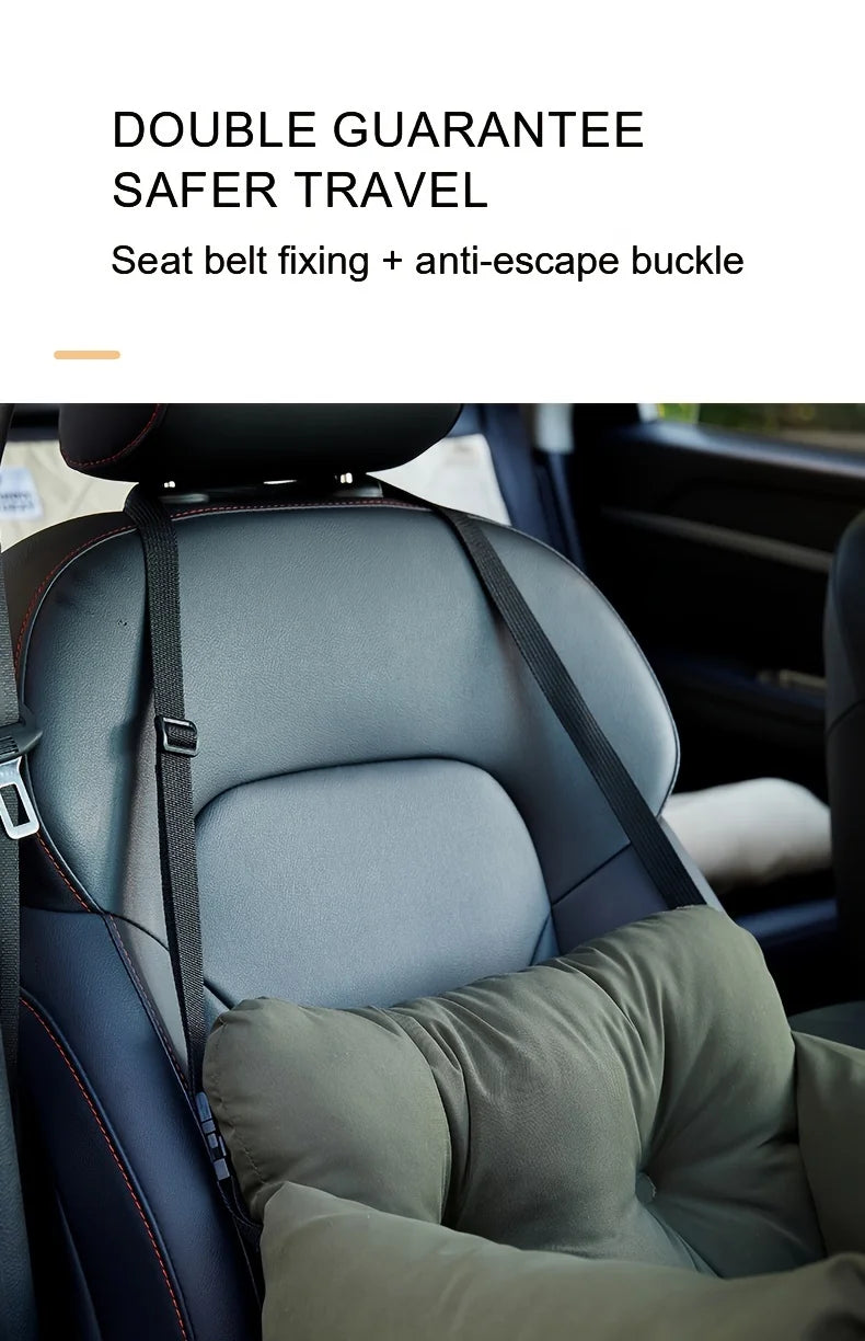 La cama de asiento para perros pequeños The Fur Secure con cinturón de seguridad