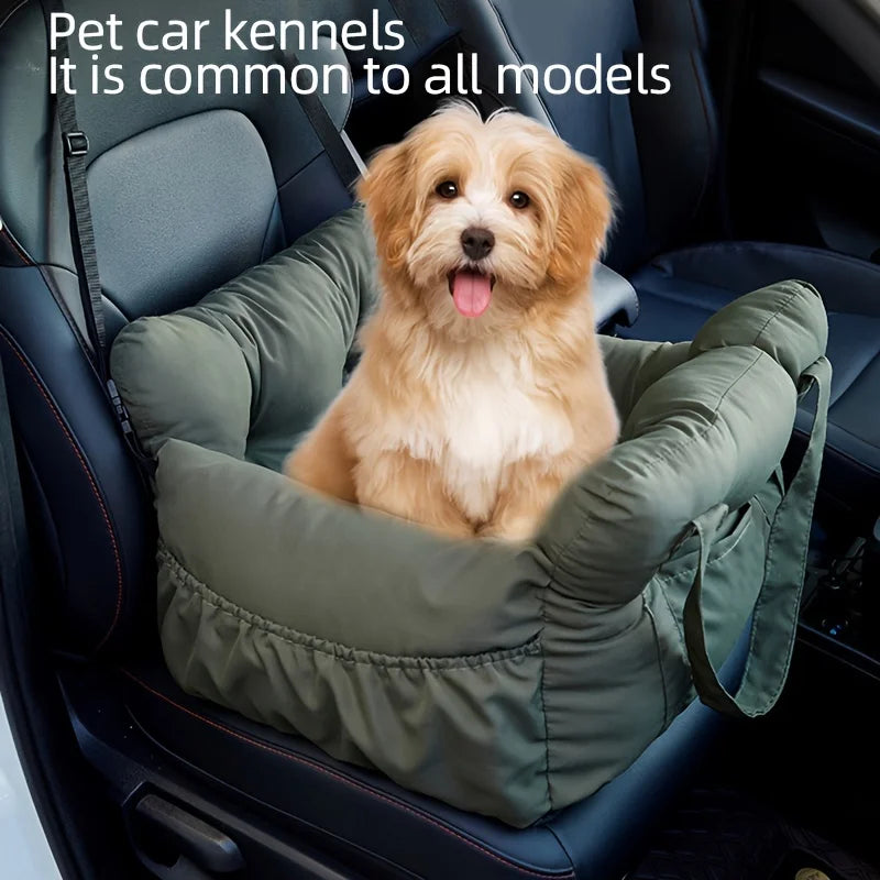 La cama de asiento para perros pequeños The Fur Secure con cinturón de seguridad