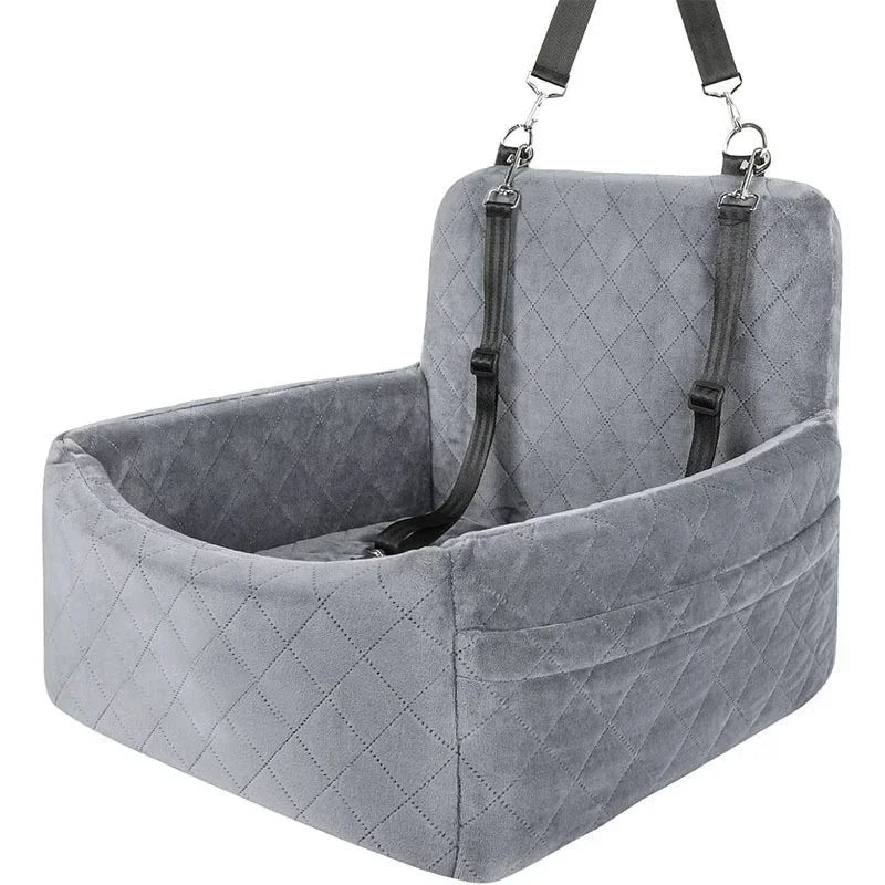 La cama de viaje lavable de piel para mascotas para el coche